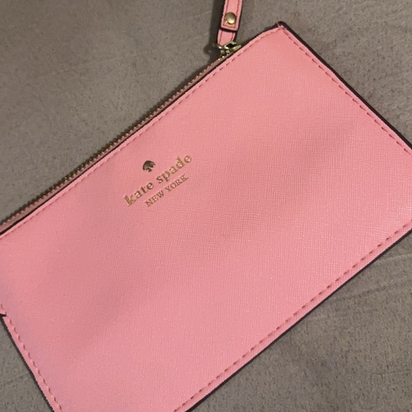 kate spade Handbags - Kate spade wristlet